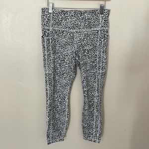 Like New Athleta Workout Legging. Large